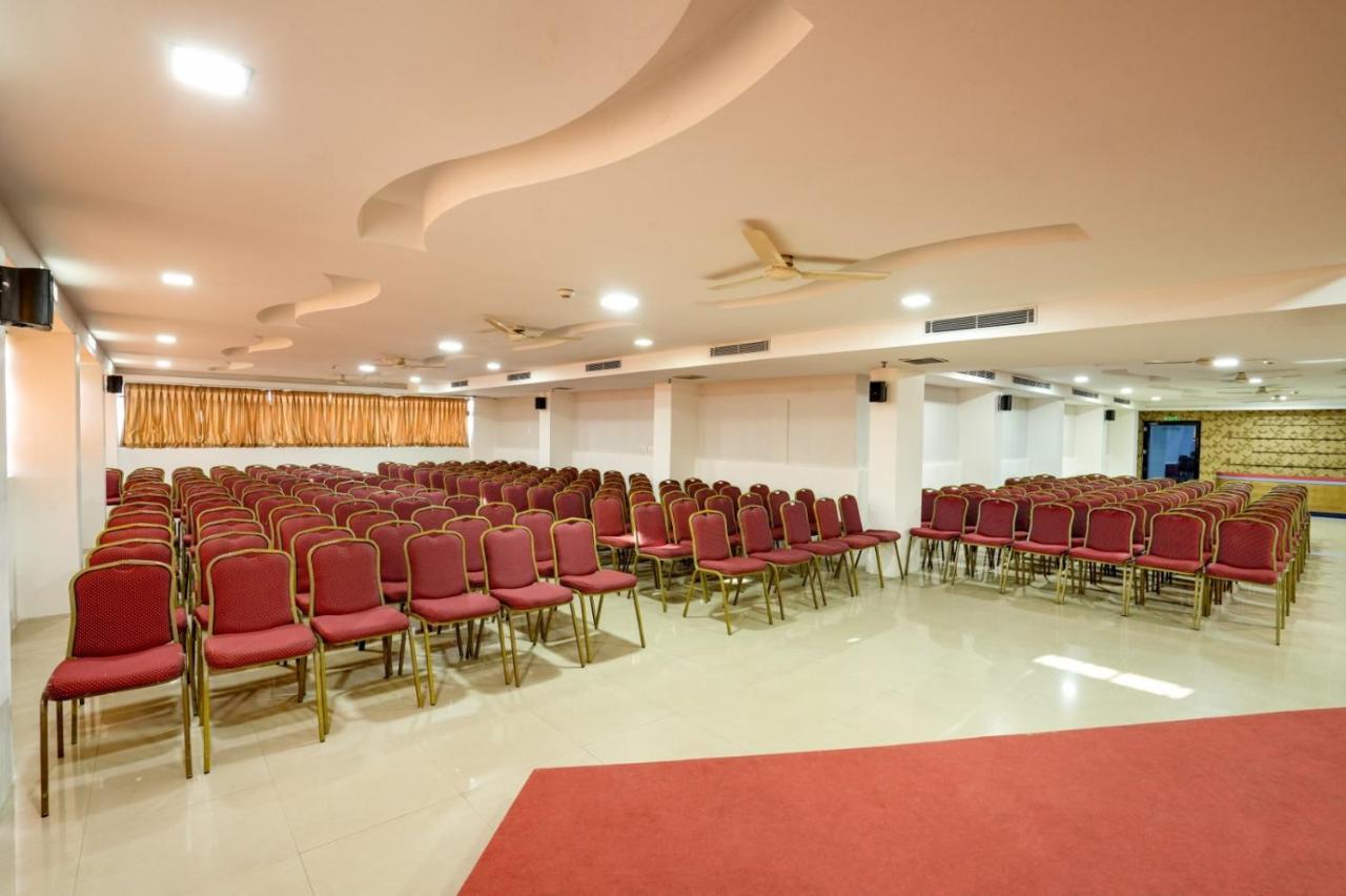 Empire Residency Tiruvalla Exterior foto