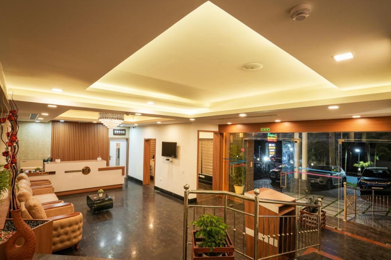 Empire Residency Tiruvalla Exterior foto