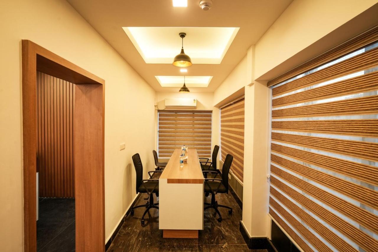 Empire Residency Tiruvalla Exterior foto